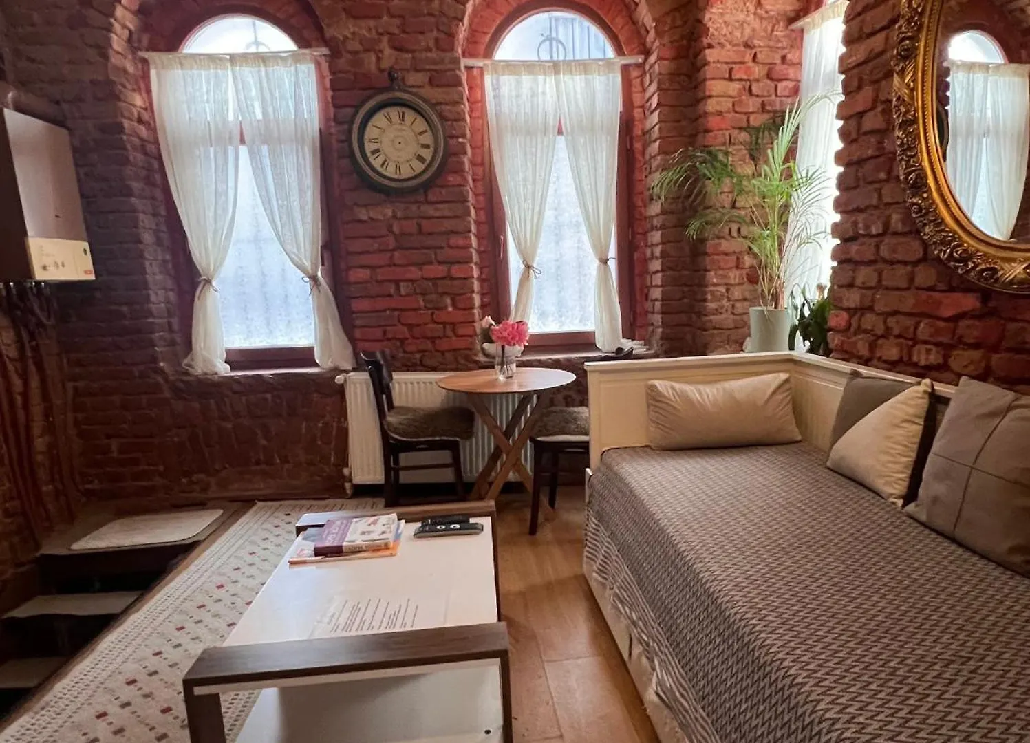 Apartment Ferienwohnung Historical Dublex In Center Of Taksim Istanbul